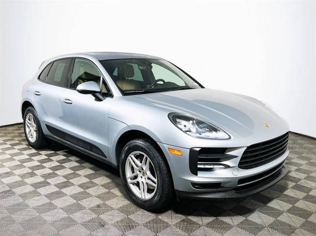 2020 Porsche Macan AWD photo