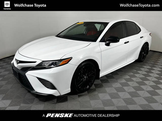 2020 Toyota Camry SE Nightshade FWD photo