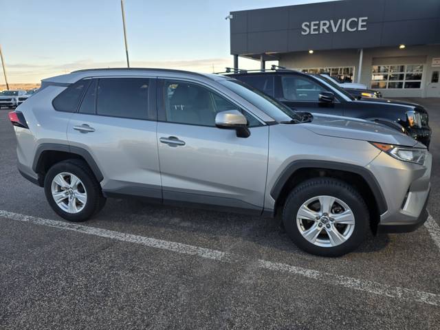 2020 Toyota RAV4 XLE AWD photo