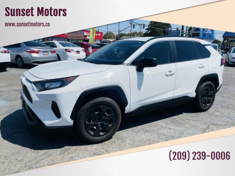 2019 Toyota RAV4 LE FWD photo