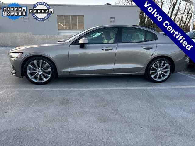 2020 Volvo S60 Momentum AWD photo