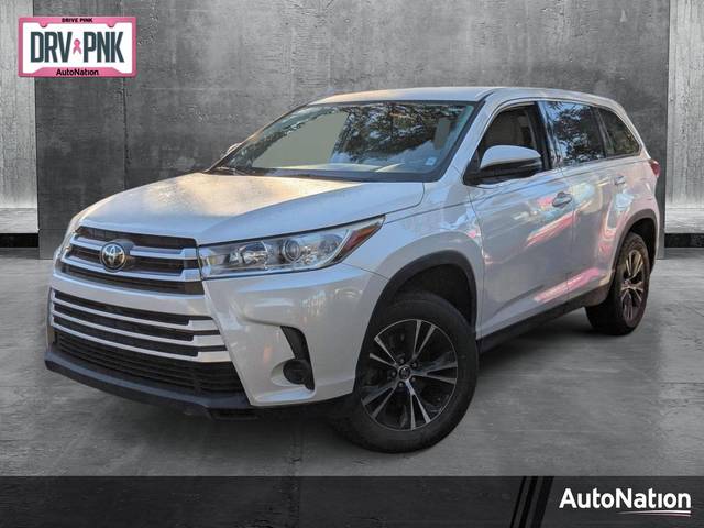 2019 Toyota Highlander LE FWD photo