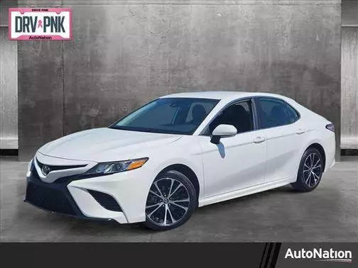 2020 Toyota Camry SE FWD photo