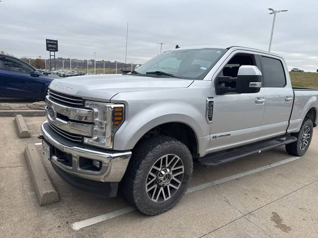 2019 Ford F-250 Super Duty LARIAT 4WD photo