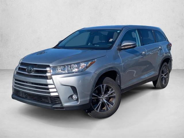 2019 Toyota Highlander LE Plus FWD photo