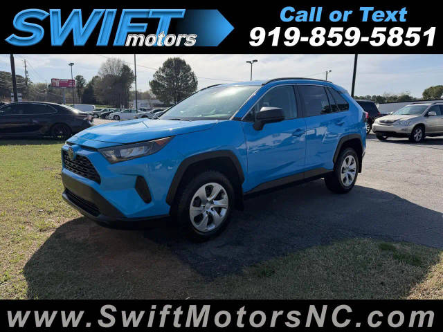 2020 Toyota RAV4 LE AWD photo
