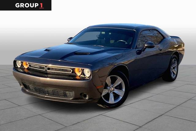 2019 Dodge Challenger SXT RWD photo