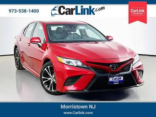2020 Toyota Camry SE FWD photo