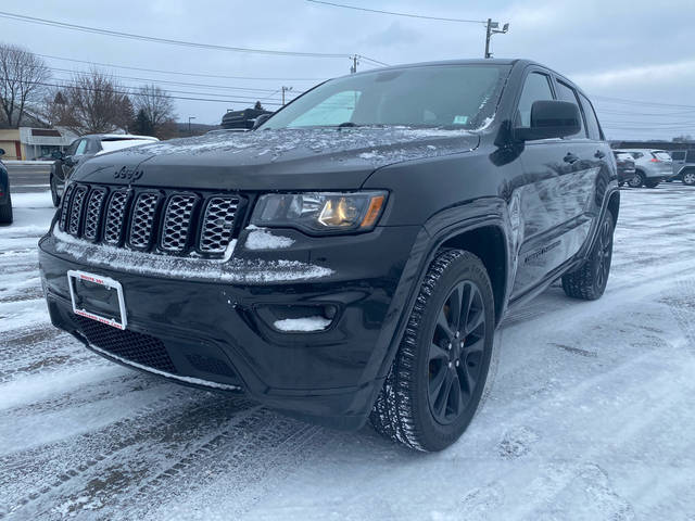 2019 Jeep Grand Cherokee Altitude 4WD photo