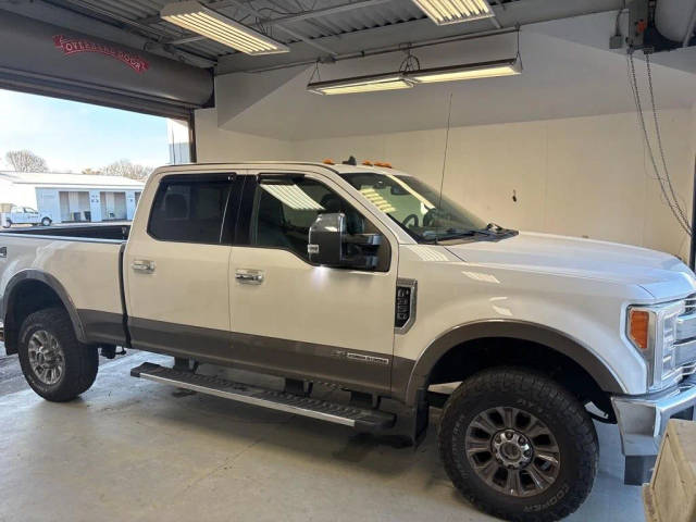 2019 Ford  LARIAT 4WD photo