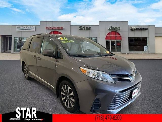2020 Toyota Sienna LE AWD photo