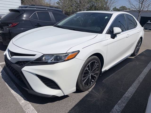2020 Toyota Camry SE FWD photo