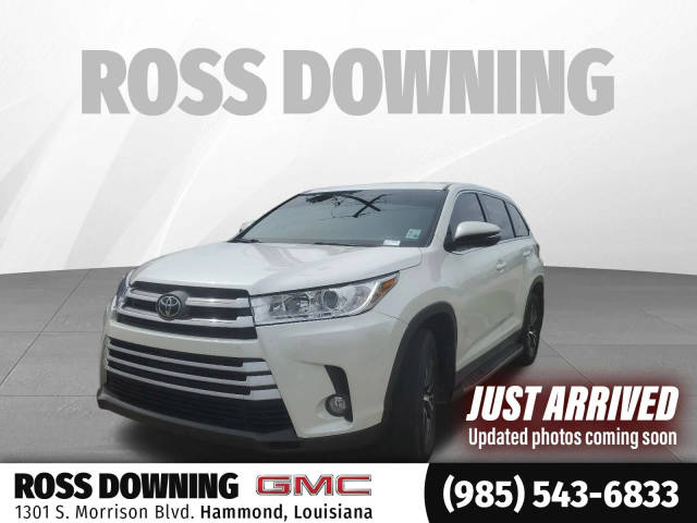 2019 Toyota Highlander LE Plus FWD photo