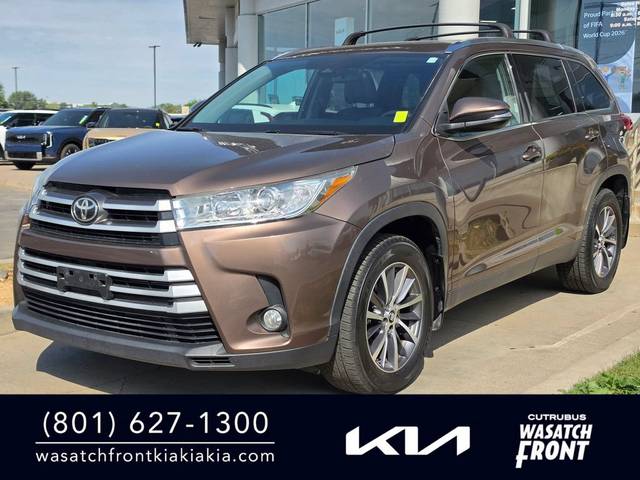 2019 Toyota Highlander XLE AWD photo