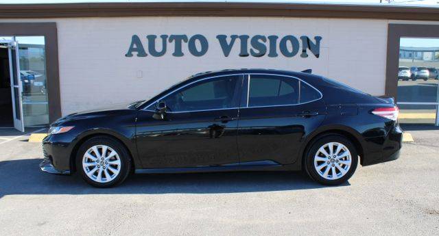 2020 Toyota Camry LE FWD photo