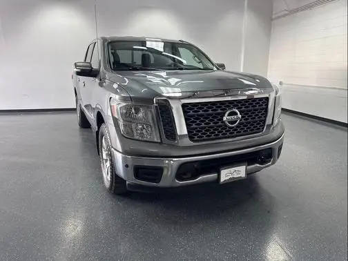2018 Nissan Titan SV 4WD photo