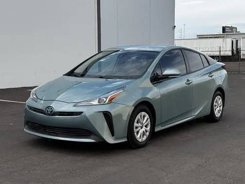 2020 Toyota Prius LE FWD photo
