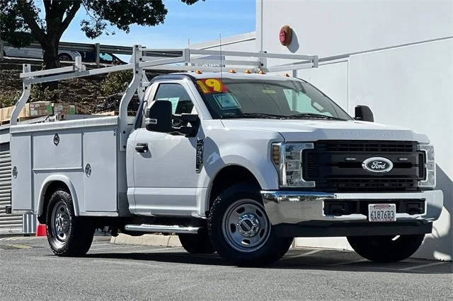 2019 Ford F-350 Super Duty XL RWD photo