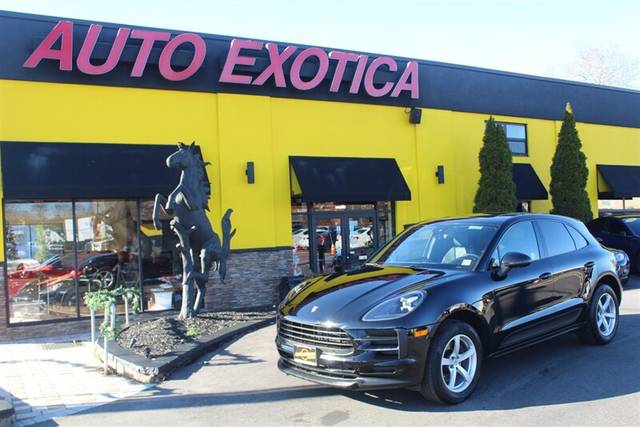 2020 Porsche Macan  AWD photo