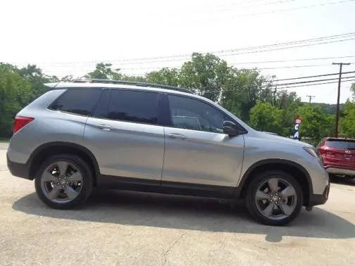 2019 Honda Passport Touring AWD photo