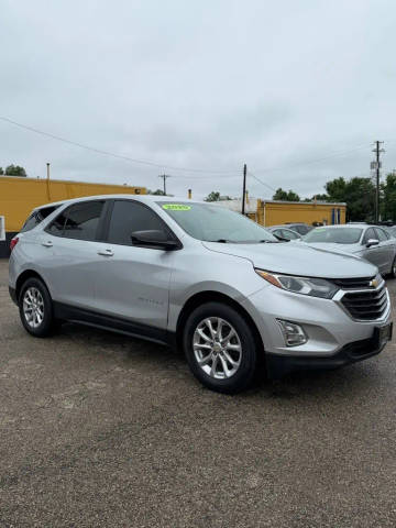 2020 Chevrolet Equinox LS FWD photo
