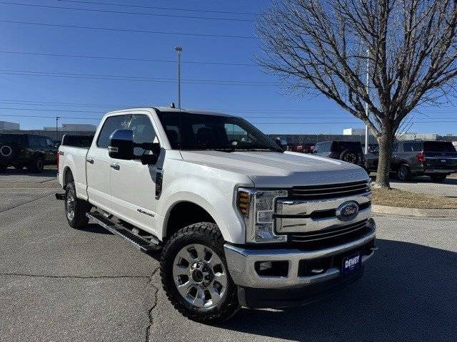 2019 Ford F-350 Super Duty LARIAT 4WD photo