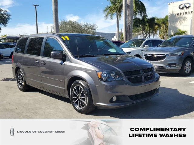 2017 Dodge Grand Caravan GT FWD photo