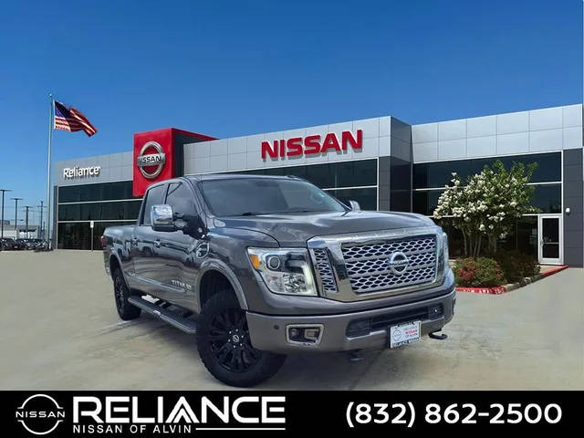2018 Nissan Titan XD Platinum Reserve 4WD photo