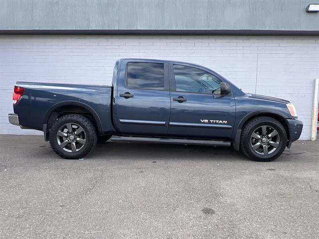 2015 Nissan Titan SV 4WD photo