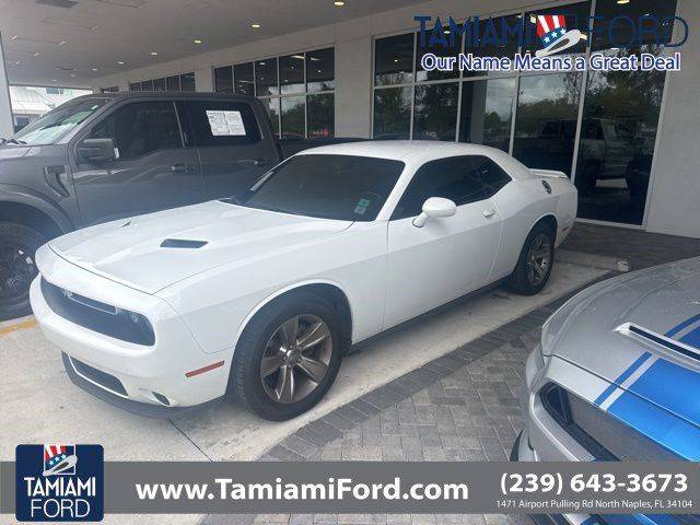 2019 Dodge Challenger SXT RWD photo