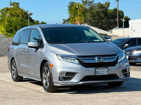 2020 Honda Odyssey Touring FWD photo