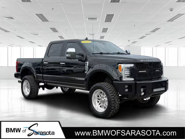 2019 Ford F-250 Super Duty Platinum 4WD photo