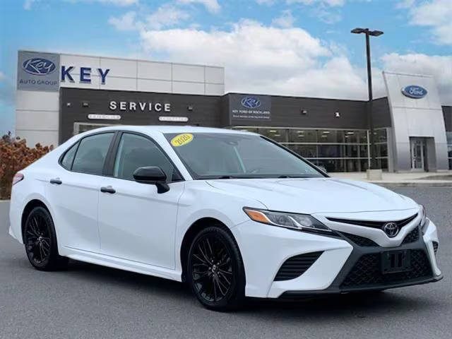 2020 Toyota Camry SE Nightshade FWD photo