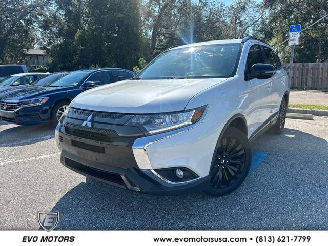 2020 Mitsubishi Outlander LE FWD photo