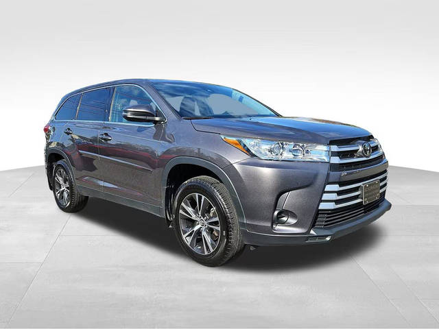 2019 Toyota Highlander LE AWD photo