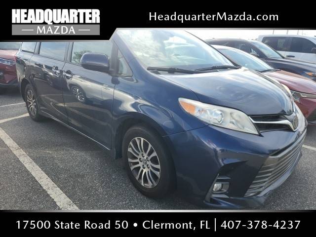 2020 Toyota Sienna XLE FWD photo