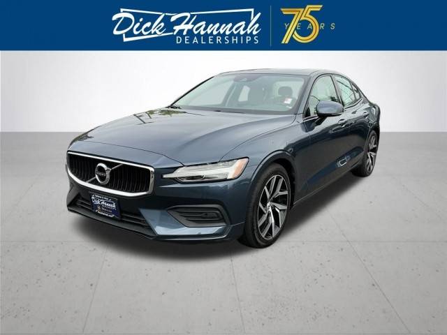 2020 Volvo S60 Momentum FWD photo