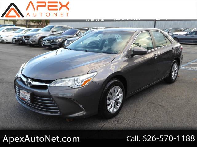 2015 Toyota Camry LE FWD photo