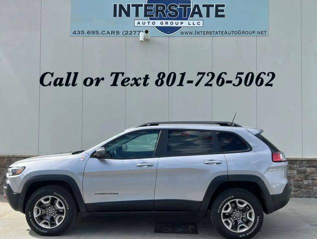 2019 Jeep Cherokee Trailhawk 4WD photo