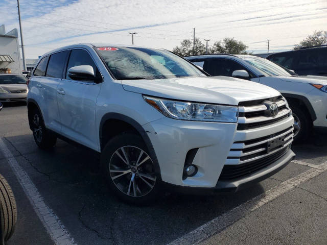 2019 Toyota Highlander LE Plus AWD photo