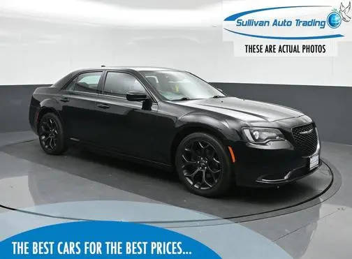 2019 Chrysler 300 Touring RWD photo
