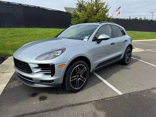 2020 Porsche Macan S AWD photo