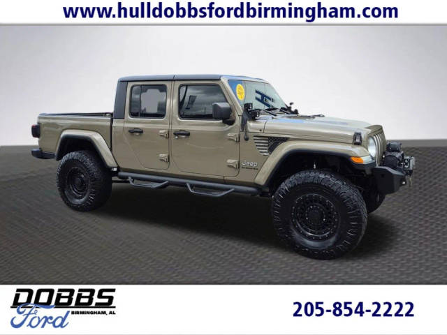 2020 Jeep Gladiator Overland 4WD photo