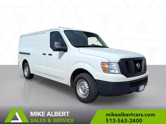 2020 Nissan S RWD photo