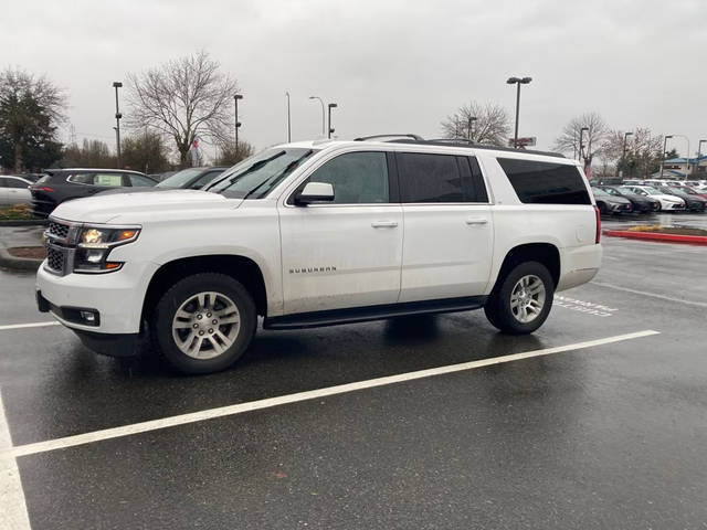 2019 Chevrolet Suburban LT 4WD photo