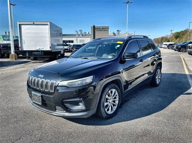 2019 Jeep Cherokee Latitude Plus FWD photo