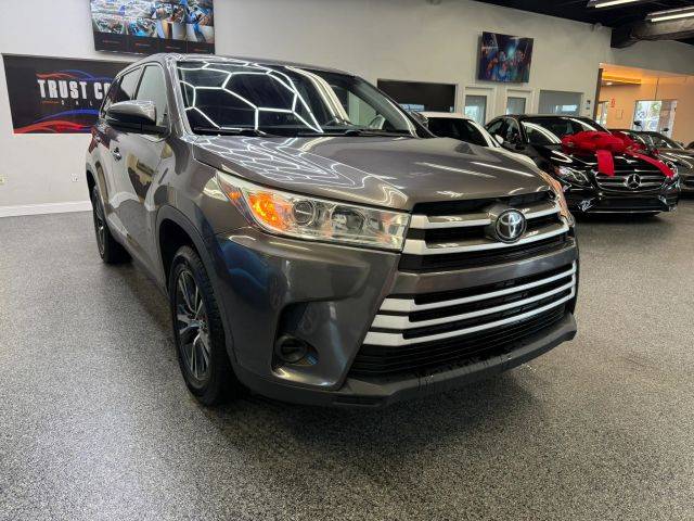 2019 Toyota Highlander LE FWD photo