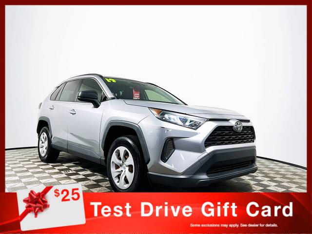 2019 Toyota RAV4 LE FWD photo