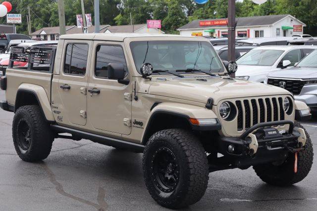 2020 Jeep Gladiator Overland 4WD photo