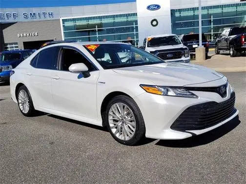 2020 Toyota Camry Hybrid XLE FWD photo